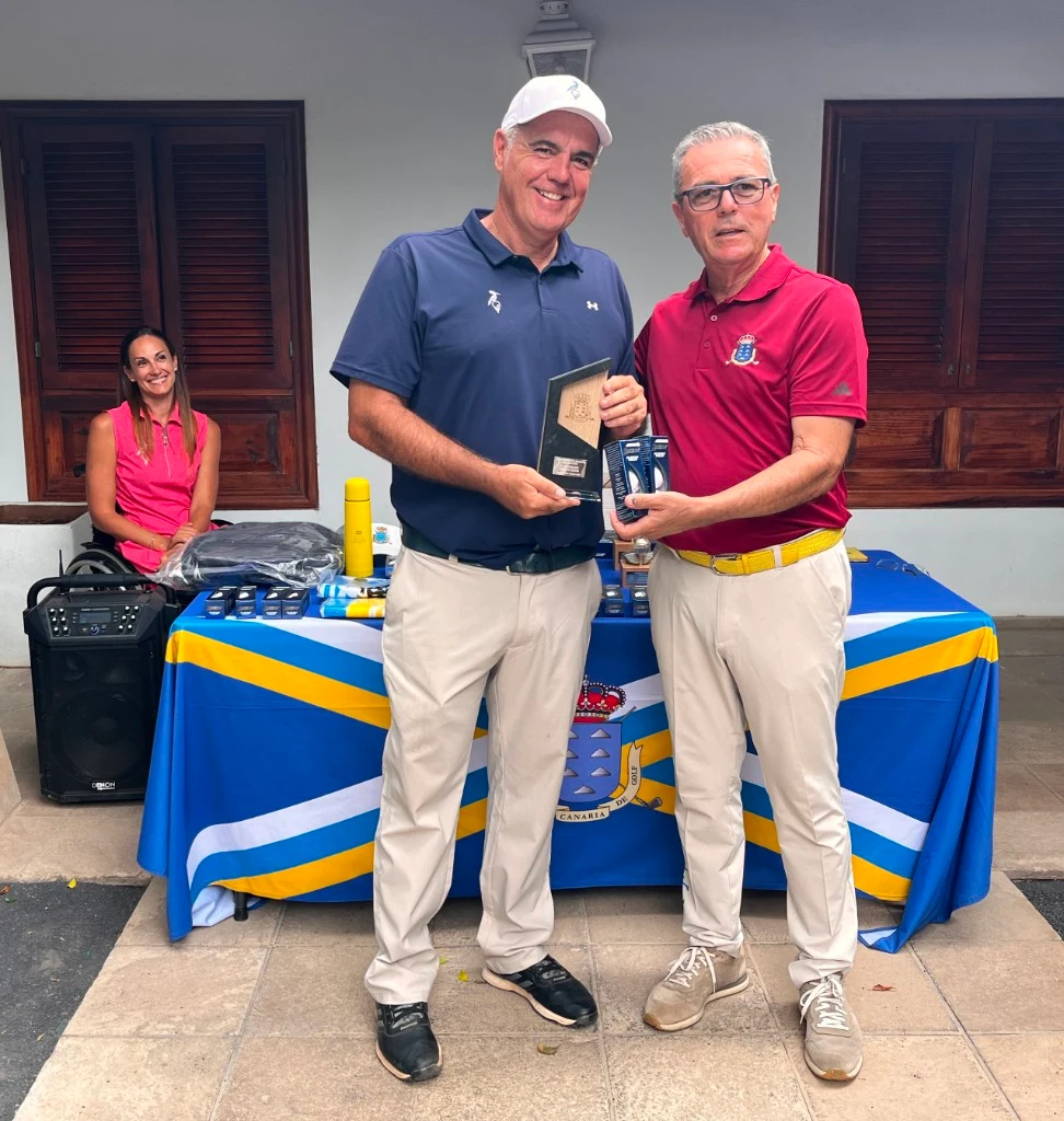 Entrega de trofeo del Campeonato de Canarias Mid-Amateur en Golf del Sur